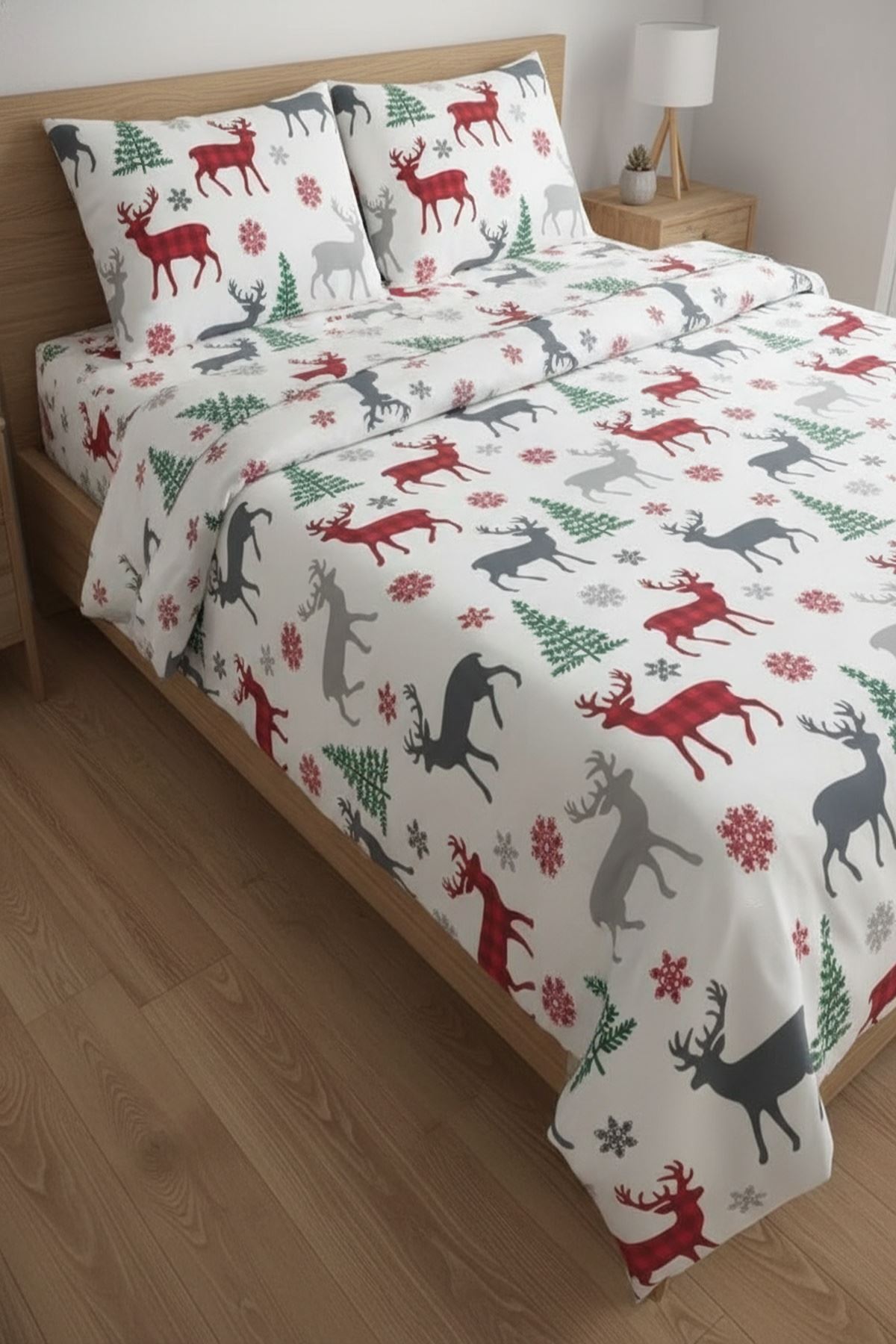 Geyik Desen Pamuklu Çift Kişilik Nevresim Takımı Beyaz