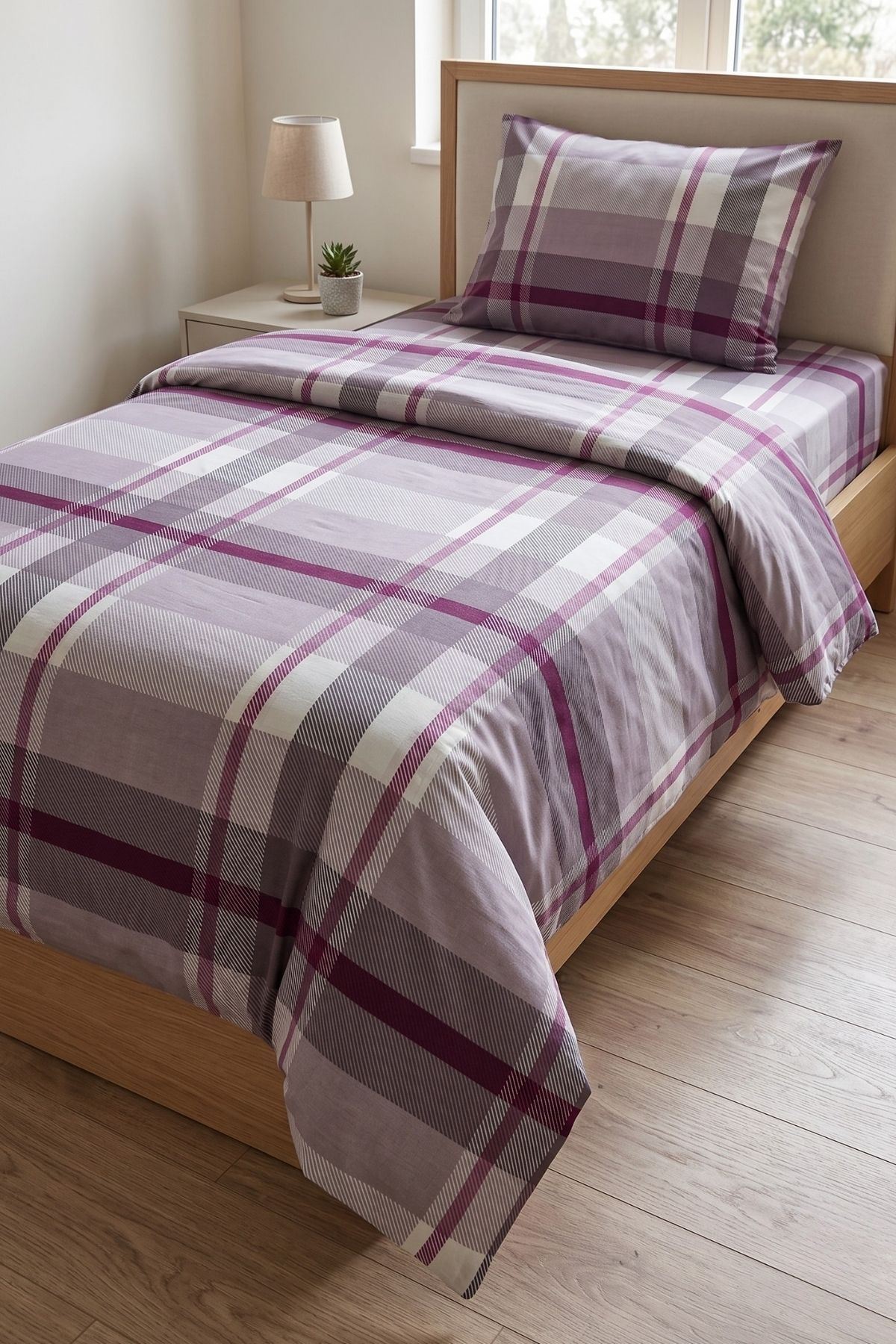 120 x 200 Yataklar İçin Pamuklu  Lastikli Çarşaflı Nevresim Takımı Nova Desen Mor