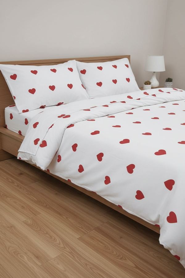 PAMUKLU KALP DESEN ÇİFT KİŞİLİK NEVRESİM TAKIMI (ÇARŞAFI LASTİKLİ) BEYAZ KIRMIZI